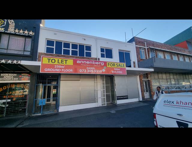 250M² BUILDING TO LET IN WOODSTOCK